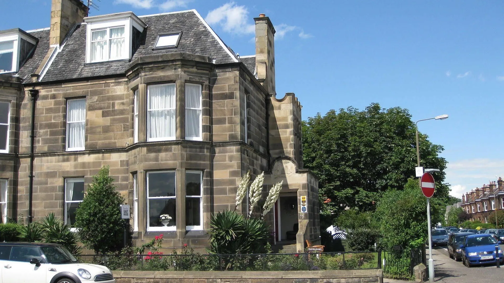 Ravensdown Guest House contacts